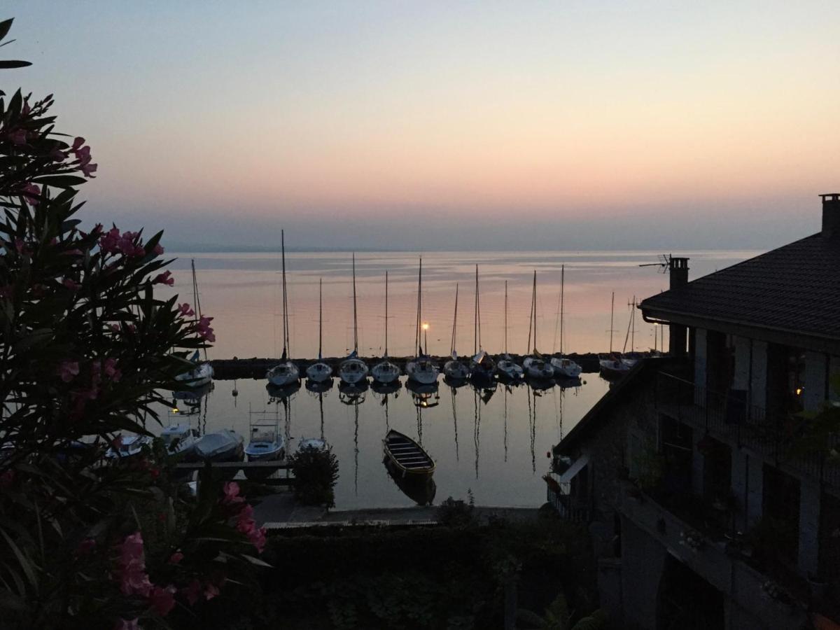 A Room With A View - Maisonnette Dans Bourg Medieval Au Bord Du Lac Leman Yvoire Zewnętrze zdjęcie